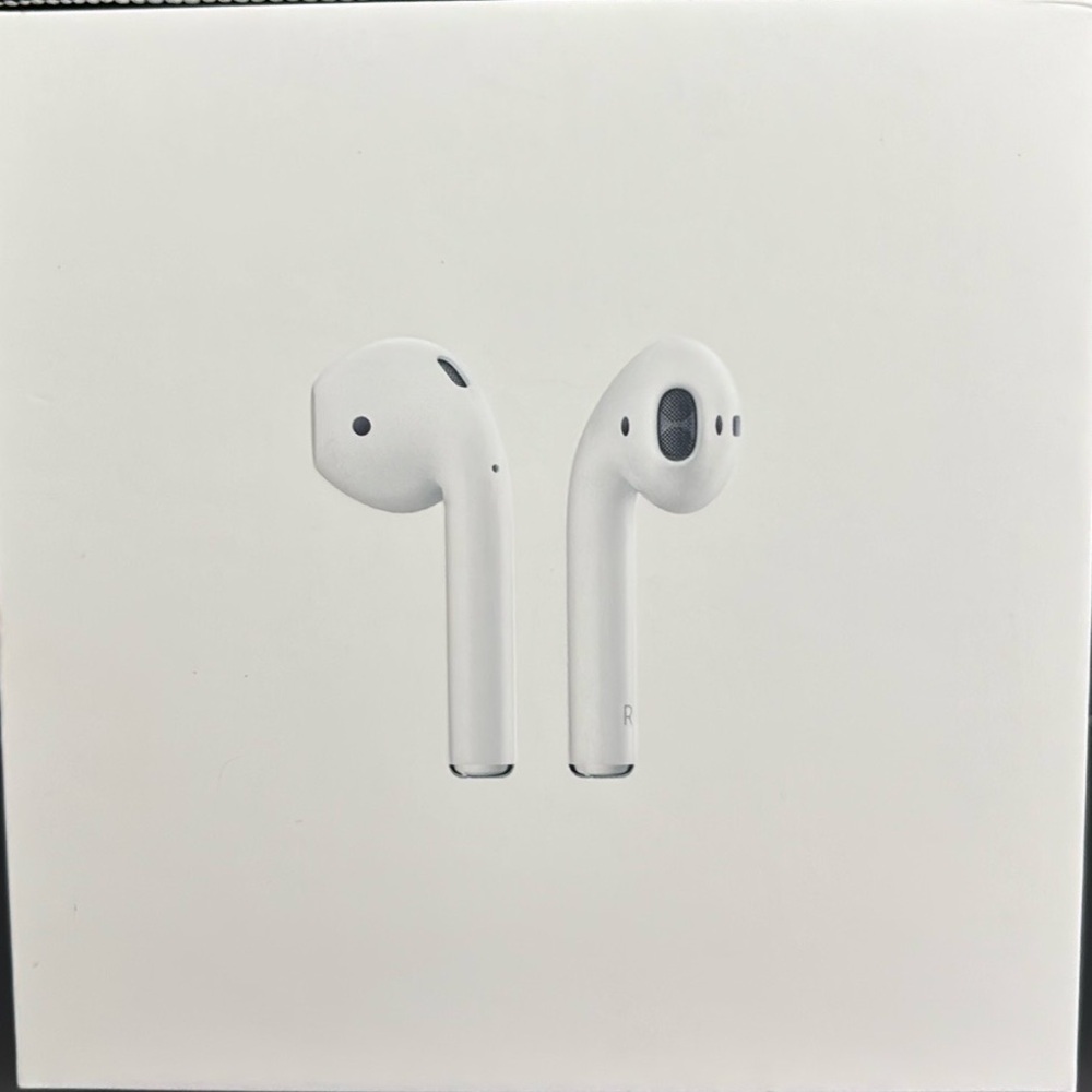 Apple AirPods Gen 2 with silicone case *like new*